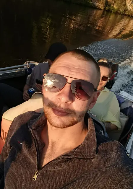 Михаил из Каменска-Уральского, ищу на сайте знакомства на одну ночь