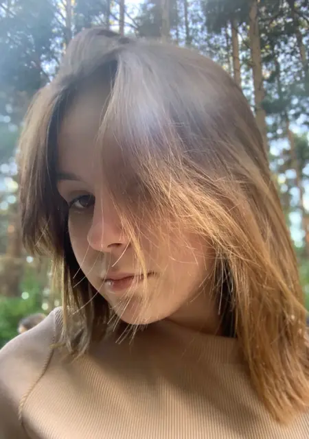 Я Света, 20, из Ульяновска, ищу знакомства без обязательств