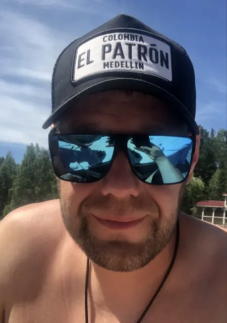 Я Макс, 38, из Екатеринбурга, ищу знакомства без обязательств