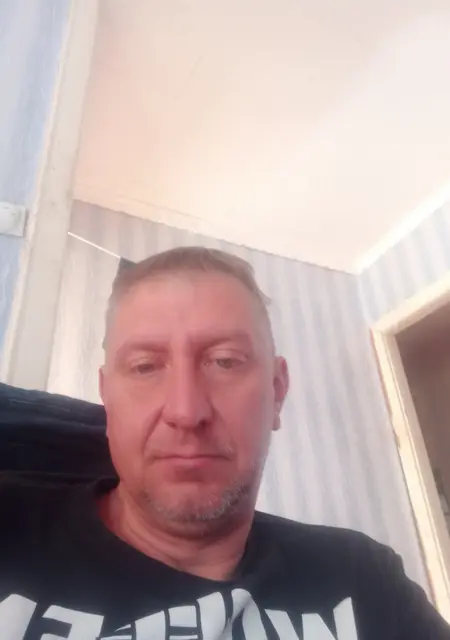 Максим из Рославля, мне 43, познакомлюсь на одну ночь