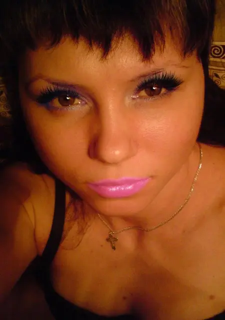 Я Elena, 34, из Архангельска, ищу знакомства без обязательств