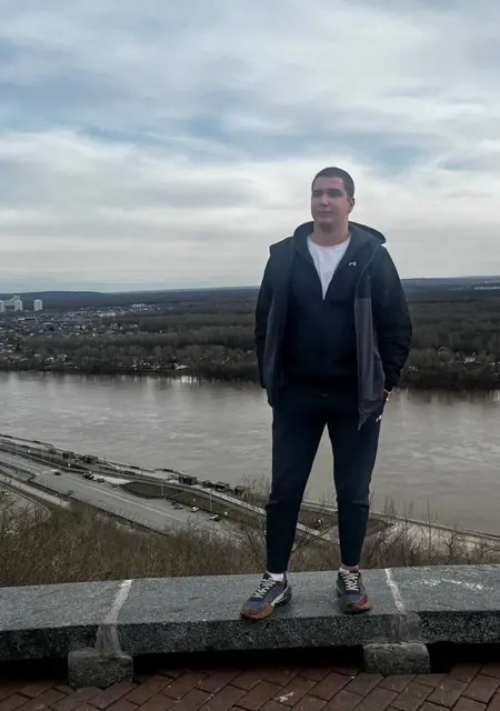 Я Иван, 24, из Оренбурга, ищу знакомства на одну ночь
