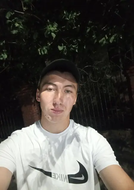 Вадим из Уфы, мне 21, познакомлюсь без обязательств
