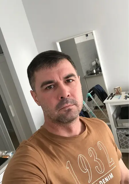 Я Александр, 42, из Великого Новгорода, ищу знакомство для постоянных отношений