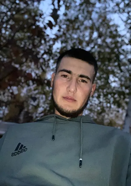 Alibek из Минусинска, мне 26, познакомлюсь без обязательств