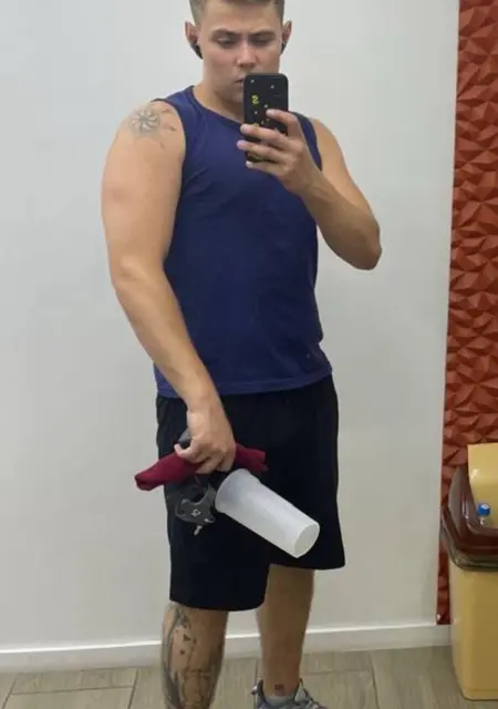 Даниил из Москвы, мне 25, познакомлюсь для открытые отношения