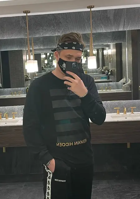 Я Константин, 21, знакомлюсь без обязательств в Москве