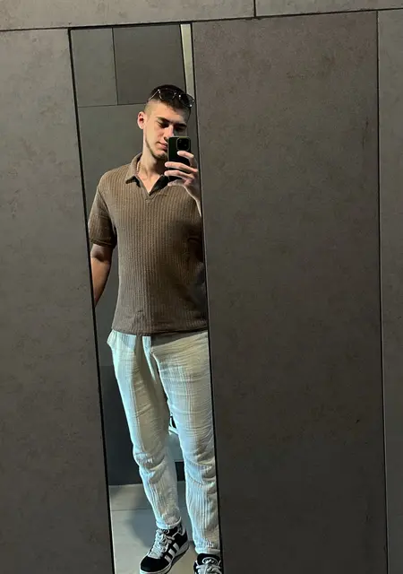 Я Даниил, 20, из Санкт-Петербурга, ищу знакомство для общения