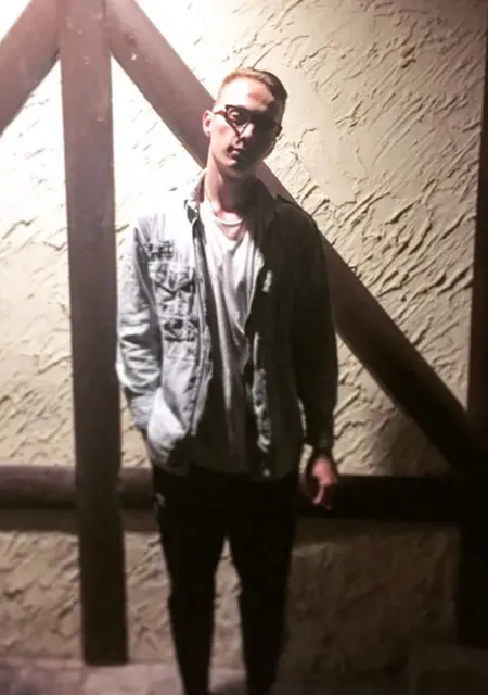 Я Иван, 23, из Дятькова, ищу знакомства без обязательств