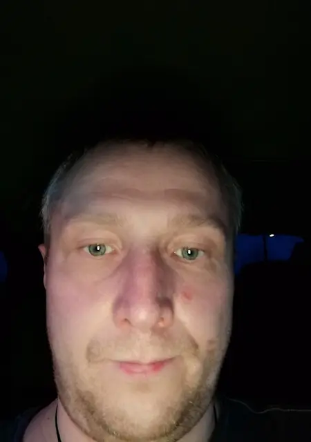 Мишаня из Черноголовки, мне 41, познакомлюсь на одну ночь