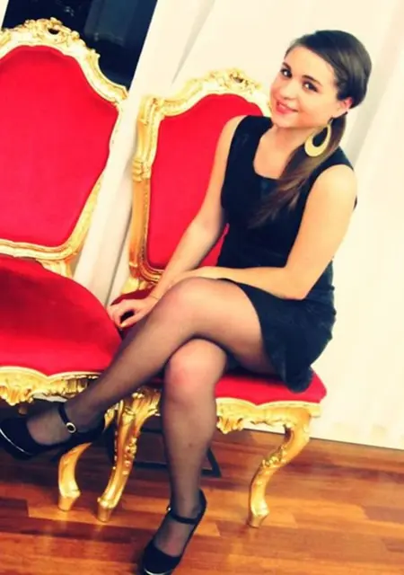 Я Roberta, 18, из Рима, ищу знакомство