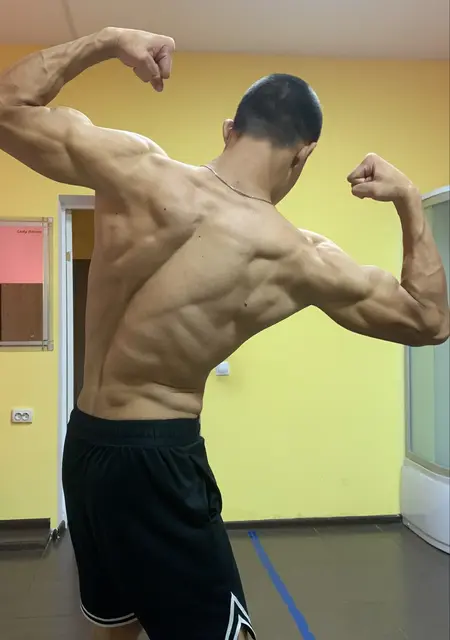 Я Максим, 19, из Санкт-Петербурга, ищу знакомства без обязательств