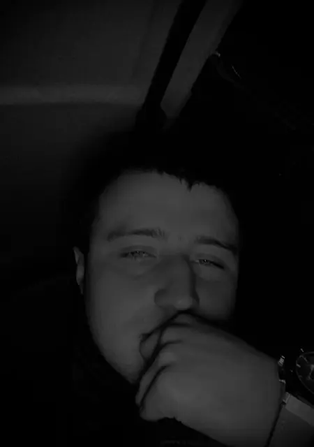 Андрей из Новограда-Волынского, мне 25, познакомлюсь без обязательств