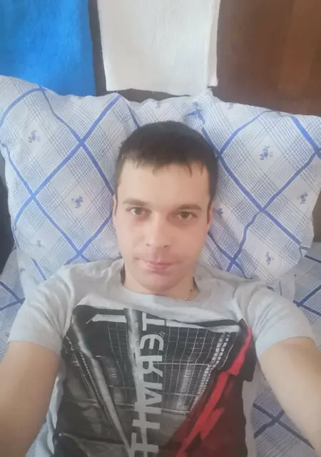 Я Герман Колосов, 31, из Пскова, ищу знакомства без обязательств