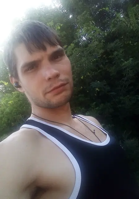 Коля из Ярославля, мне 27, познакомлюсь без обязательств