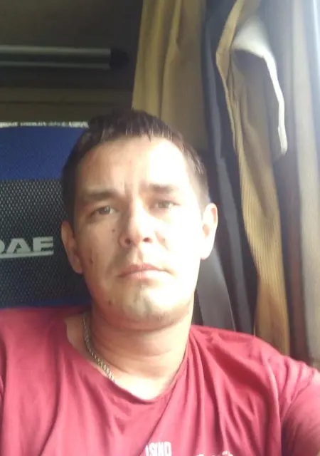 Я Сергей, 40, из Тимашевска, ищу знакомства на одну ночь