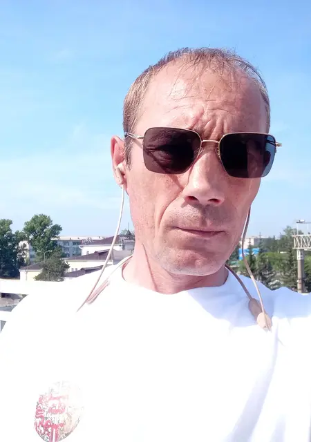 Влад из Благовещенска, мне 43, познакомлюсь на одну ночь