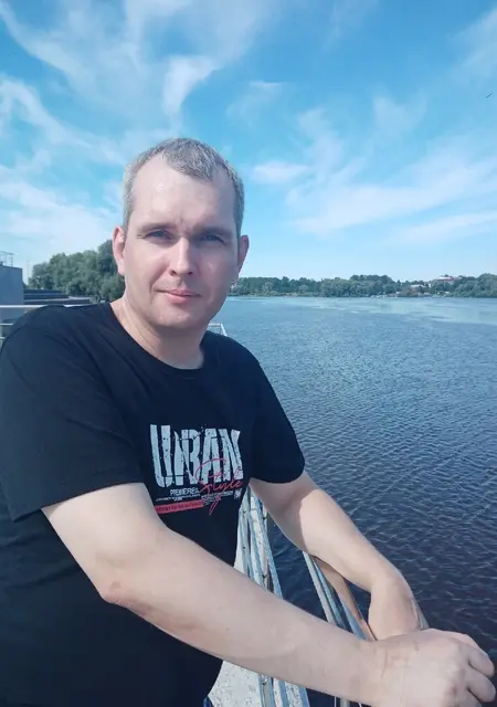 Я Дмитрий, 44, знакомлюсь без обязательств в Великом Новгороде