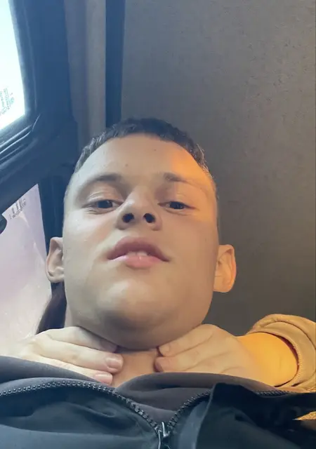 Я Кирилл, 18, из Москвы, ищу знакомства без обязательств