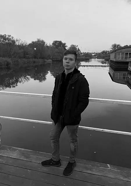 Влад из Тамбова, ищу на сайте знакомства на одну ночь