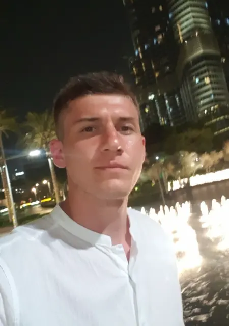 Я Андрей, 23, из Владимира, ищу знакомство для приятного времяпровождения