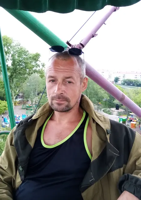 Я Иван Сергеевич Рот, 46, знакомлюсь на одну ночь в Кургане