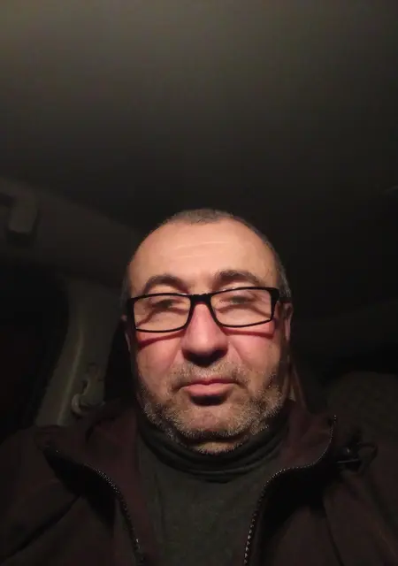 Артур из Омска, мне 58, познакомлюсь без обязательств