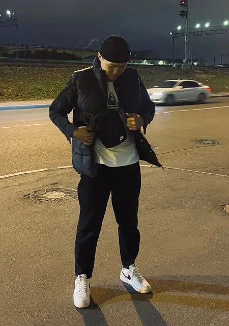 Александр из Улан-Удэ, мне 20, познакомлюсь на одну ночь