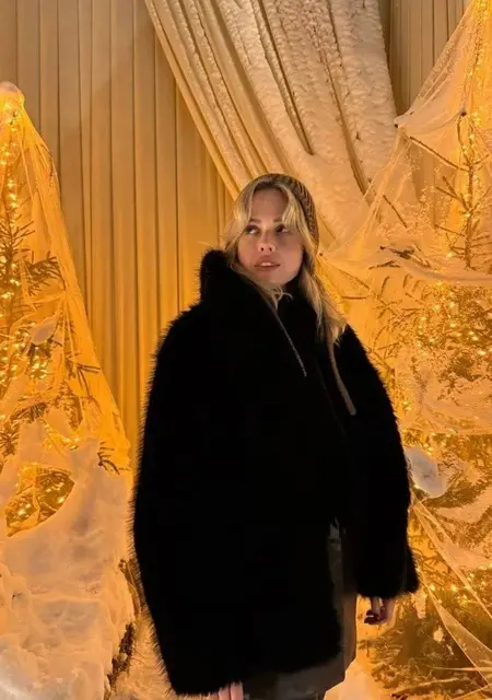 Я Lisa, 24, из Москвы, ищу знакомство для постоянных отношений