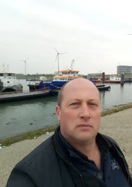 Игорь з Херсона, шукаю на сайті знайомства без зобов'язань