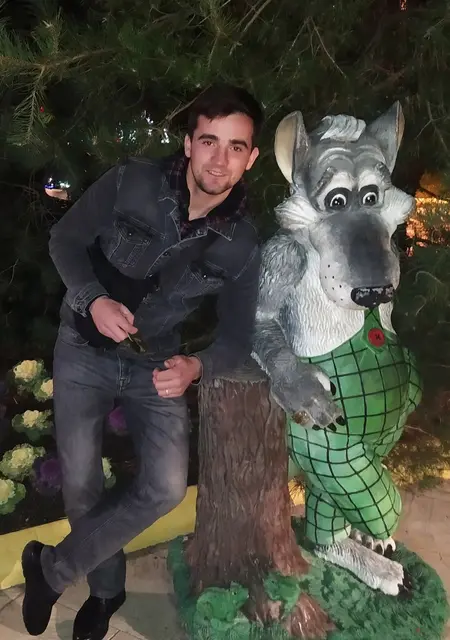 Я Александр, 30, из Симферополя, ищу знакомства без обязательств