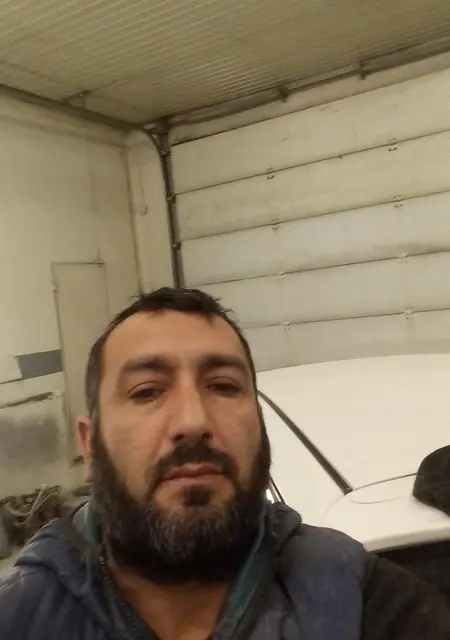 Руслан из Иркутска, ищу на сайте знакомства без обязательств