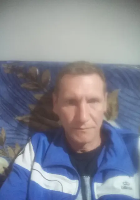Павел из Новочеркасска, мне 47, познакомлюсь без обязательств