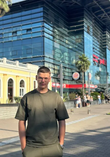 Я Слава, 25, из Пятигорска, ищу знакомство для вирта