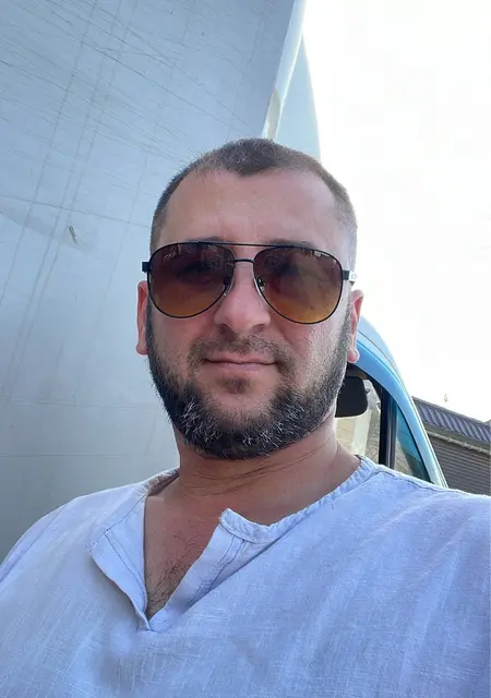 Я Artur, 40, из Хасавюрта, ищу знакомство для открытые отношения
