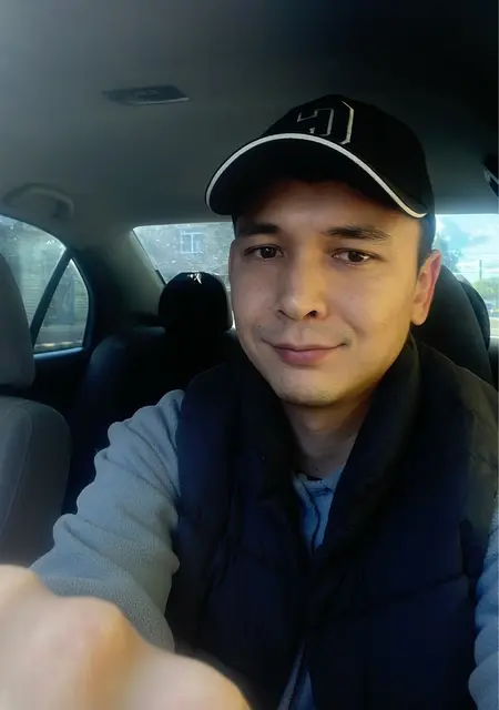 Я Ильдар, 29, знакомлюсь без обязательств в Омске