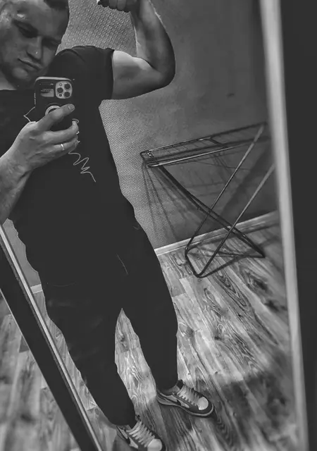 Я Олег, 28, знакомлюсь для постоянных отношений в Екатеринбурге