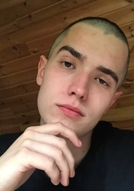 Сергей из Истры, мне 18, познакомлюсь без обязательств