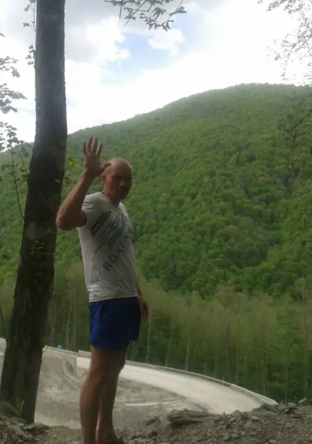 Я Дмитрий, 43, из Мурманска, ищу знакомство для совместных путешествий