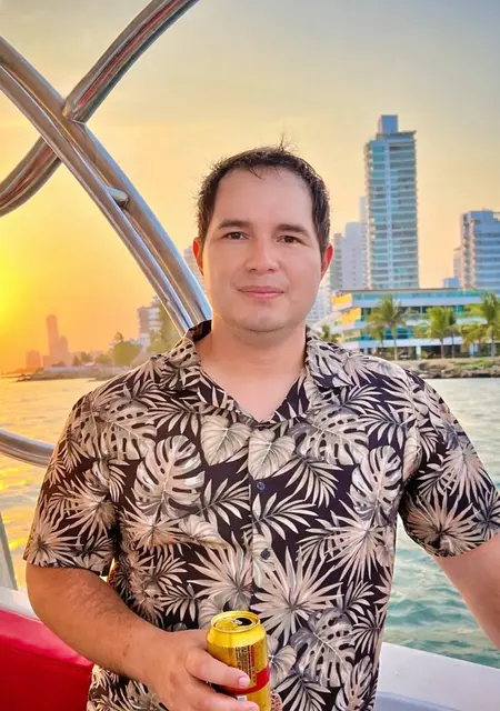 Ruben de Moscú, busco en el sitio relación abierta