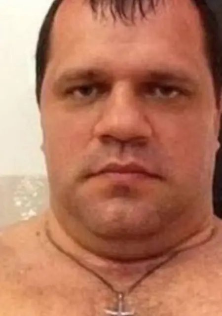 Я Игорь, 25, из Кропоткина, ищу знакомства без обязательств