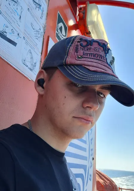 Марат из Краснодара, мне 21, познакомлюсь для вирта