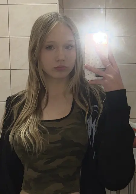 Эвелин из Воронежа, ищу на сайте знакомства на одну ночь