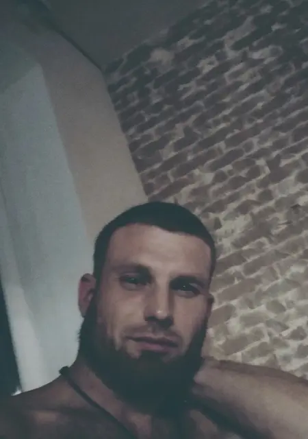 Тоха из Обнинска, мне 37, познакомлюсь без обязательств