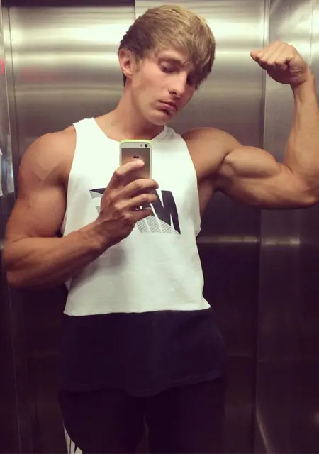 Я Адександр, 30, из Липецка, ищу знакомство для постоянных отношений