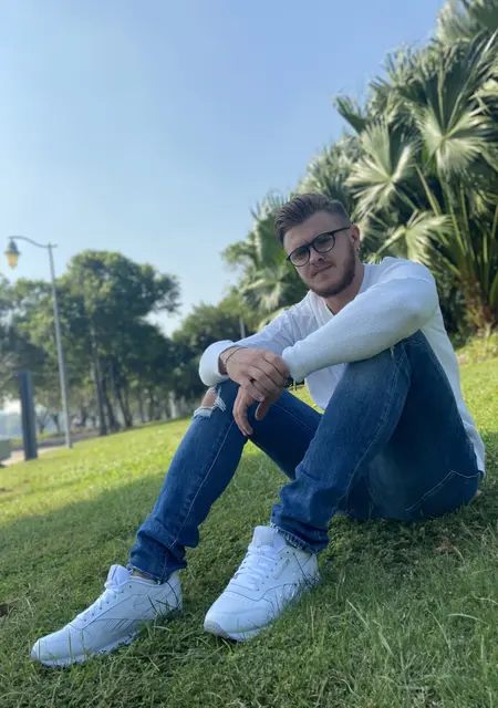 Миша из Днепра, ищу на сайте знакомства на одну ночь