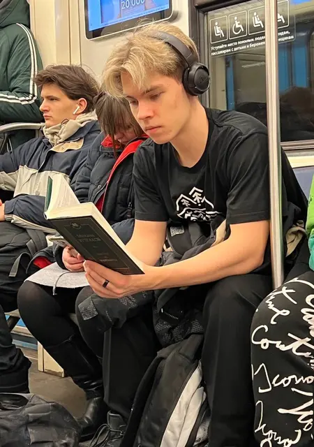 Дима из Реутова, мне 20, познакомлюсь для открытые отношения