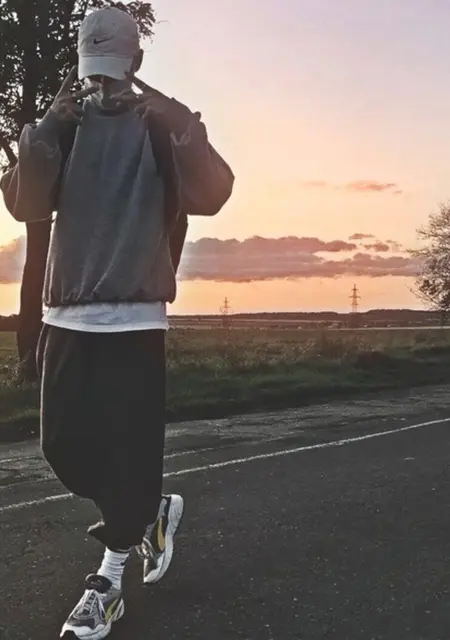 Александр из Алчевска, мне 22, познакомлюсь на одну ночь