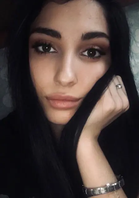 Я Виктория, 23, знакомлюсь без обязательств в Санкт-Петербурге