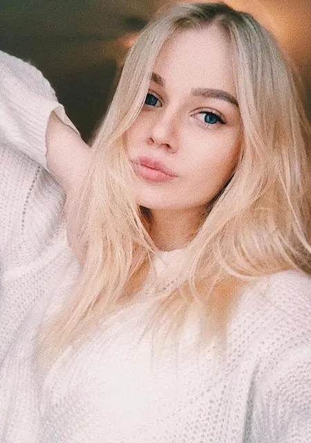 Катюня из Санкт-Петербурга, ищу на сайте знакомства без обязательств